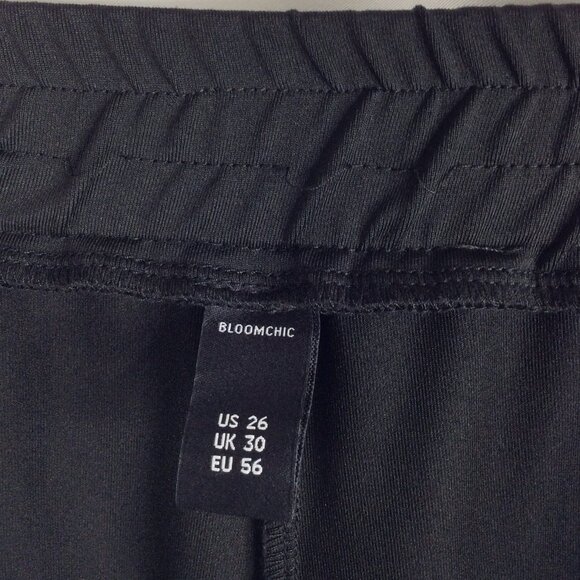 Bloomchic Womens Plus Size Capri Pants 26 Black Stretch Hip Phone Pockets - Picture 5 of 6